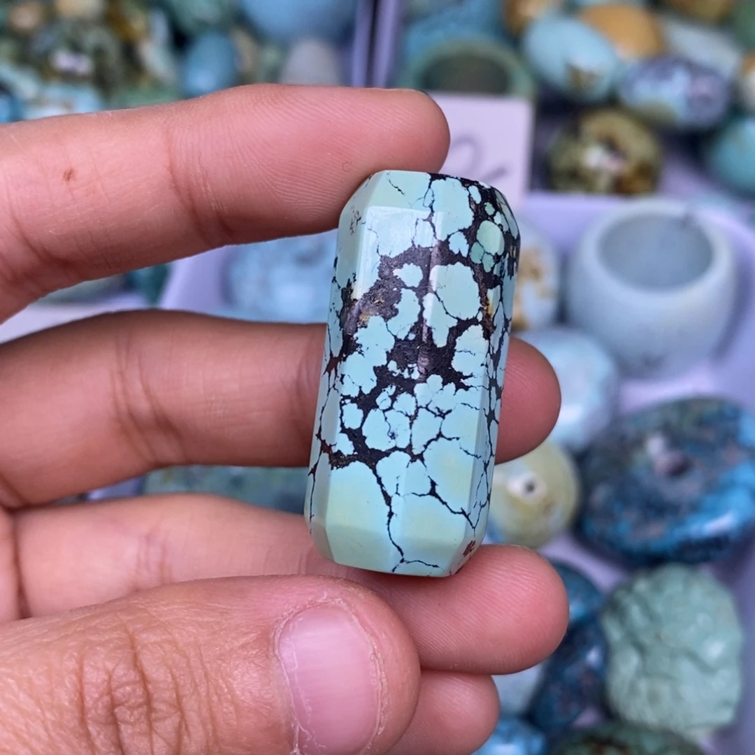 绿松石未镶嵌挂件