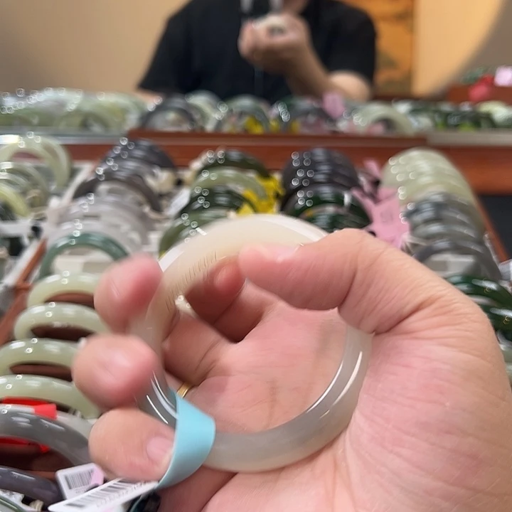 墨***多未镶嵌手镯和田玉藕粉手镯A0083-58