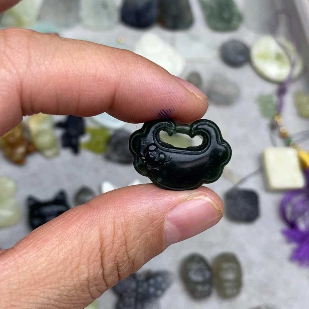 岫玉纯天然岫玉挂件戒圈微瑕未镶嵌