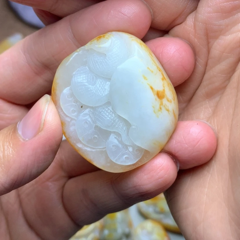 【闪购商品】颈饰未镶嵌和田玉