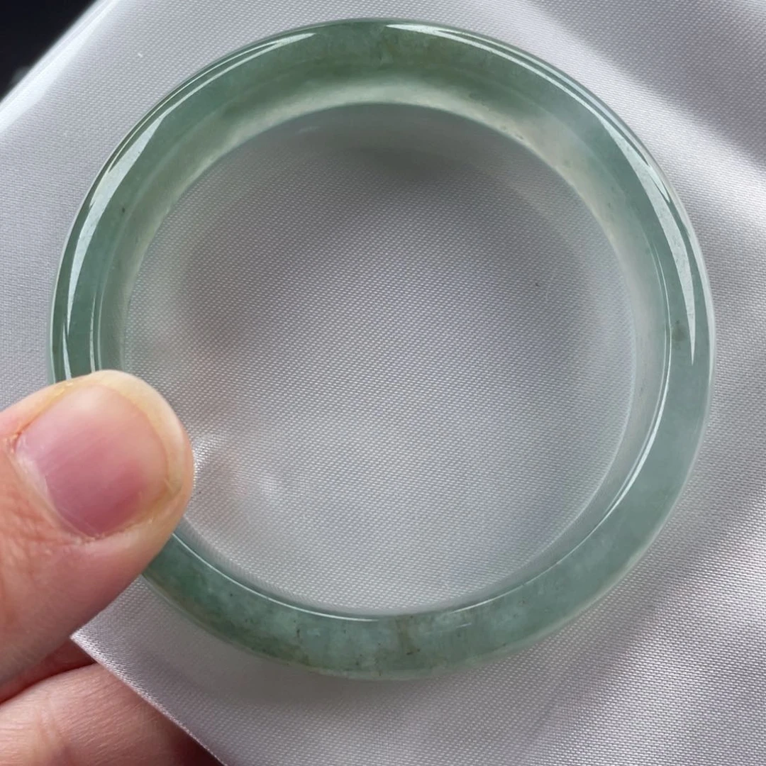 翡翠手镯未镶嵌53圈口