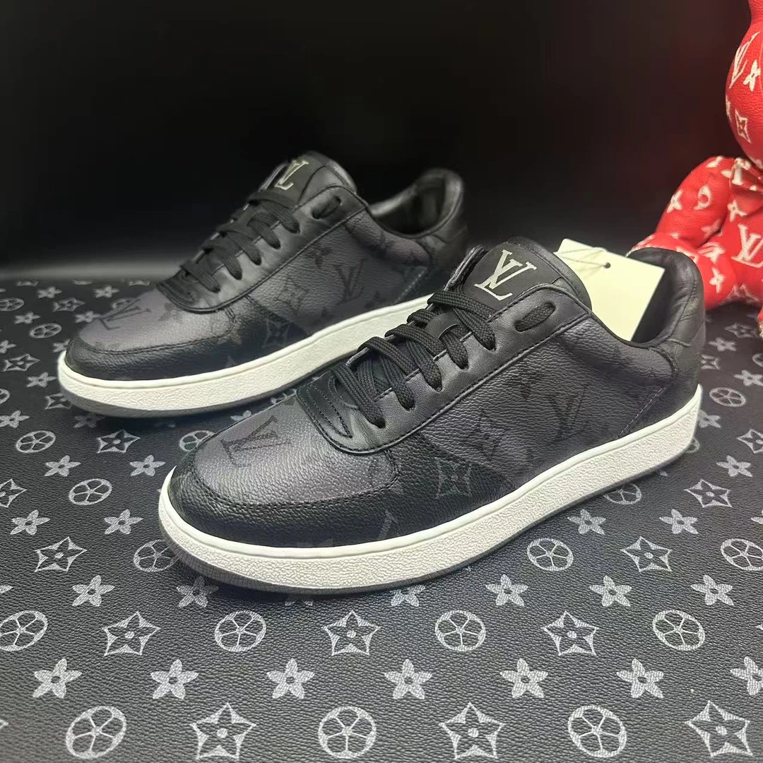 95新 LouisVuitton/路易威登 男士时尚黑灰老花板鞋多码数