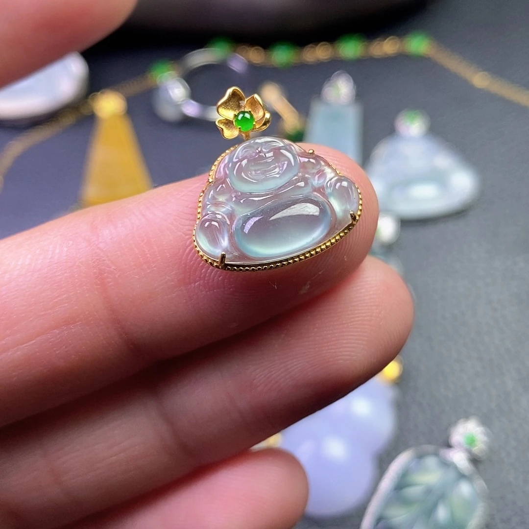 颈饰18K金镶嵌翡翠