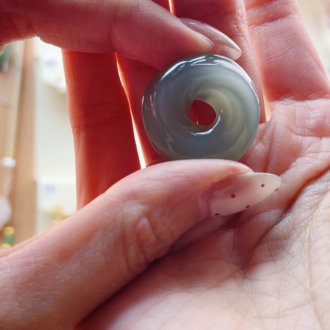 和田玉未镶嵌吊坠(赠链)