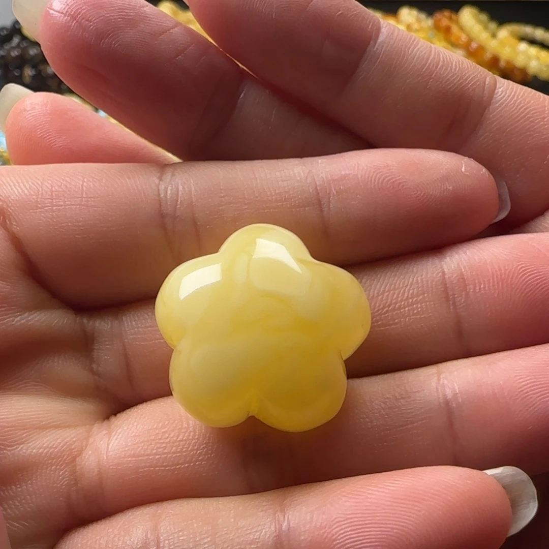 拉***街蜜蜡未镶嵌颈饰蜜蜡白花蜡屁桃吊坠（打孔不退换）