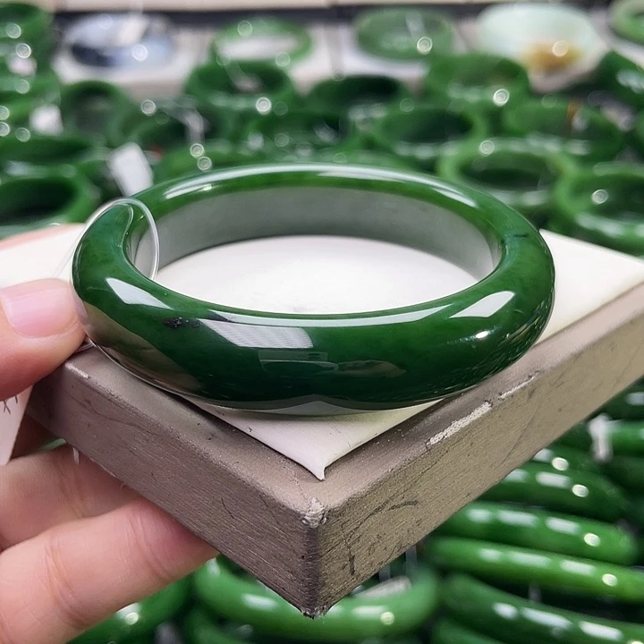 未镶嵌手镯和田玉（碧玉）