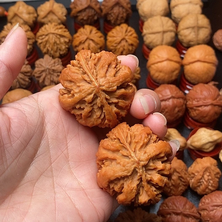 国***舍文玩核桃吊坠八棱