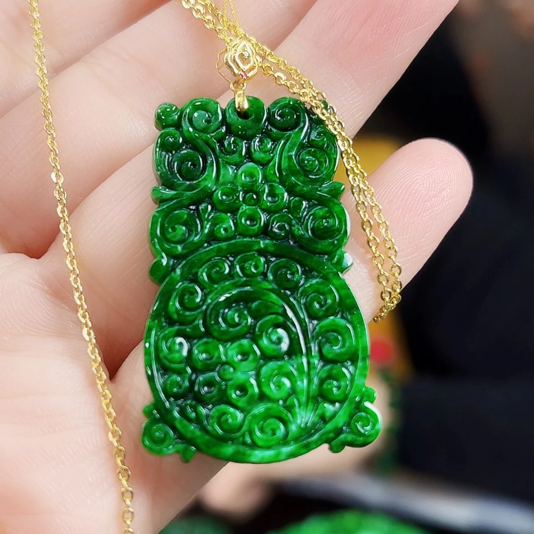 翡翠颈饰18K金镶嵌吊坠