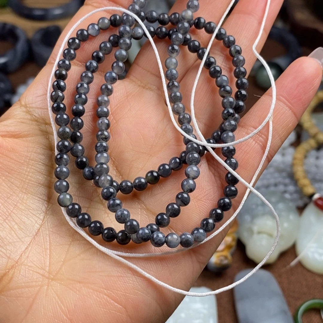 夜***星和田玉未镶嵌颈饰