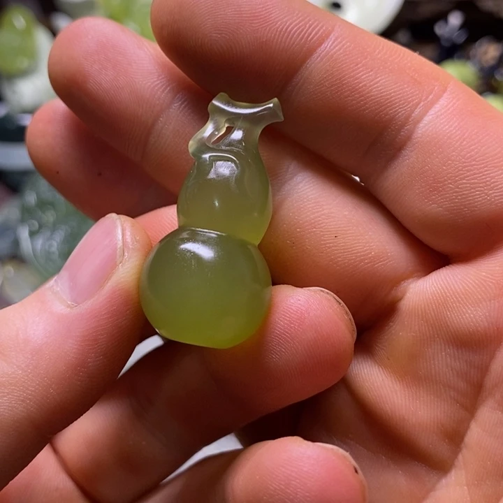 岫玉未镶嵌岫玉挂件