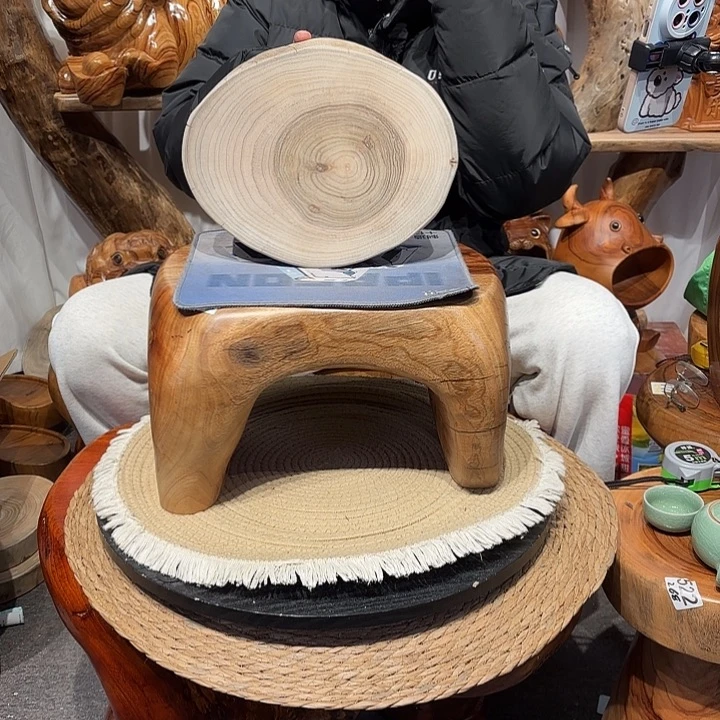 与***进香樟木香樟木根雕凳子一物一拍