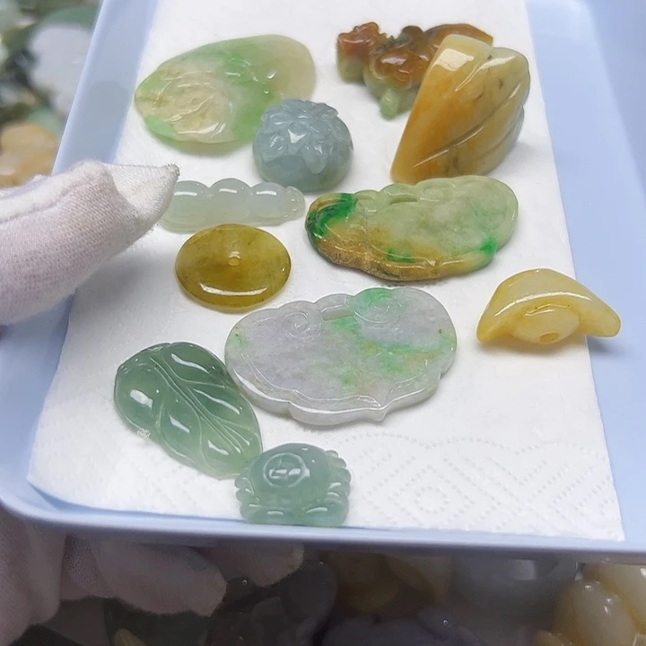 葫***娃翡翠未镶嵌颈饰天然翡翠045