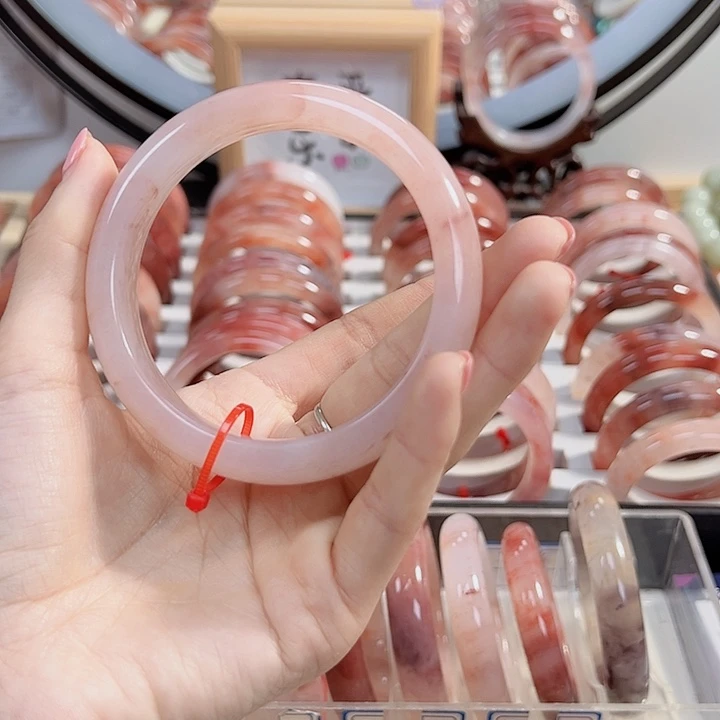 石英质玉手镯未镶嵌白****i