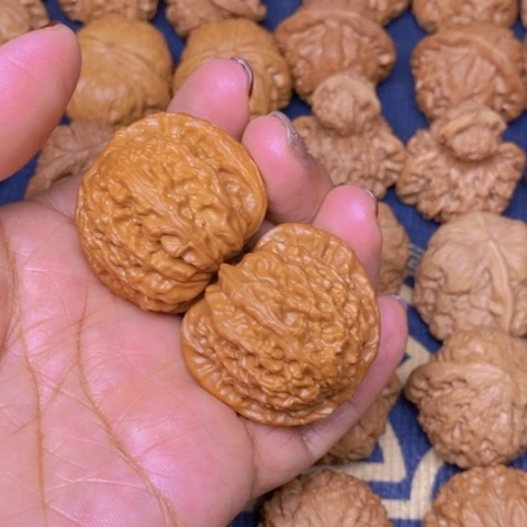 【闪购商品】文玩核桃吊坠*️***白狮子40