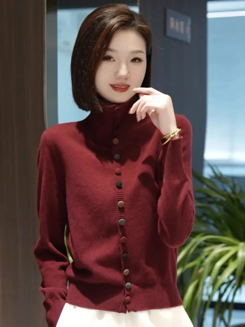 高领彩扣气质针织衫女秋冬时尚高端设计毛衣开衫时尚宽松百搭外套