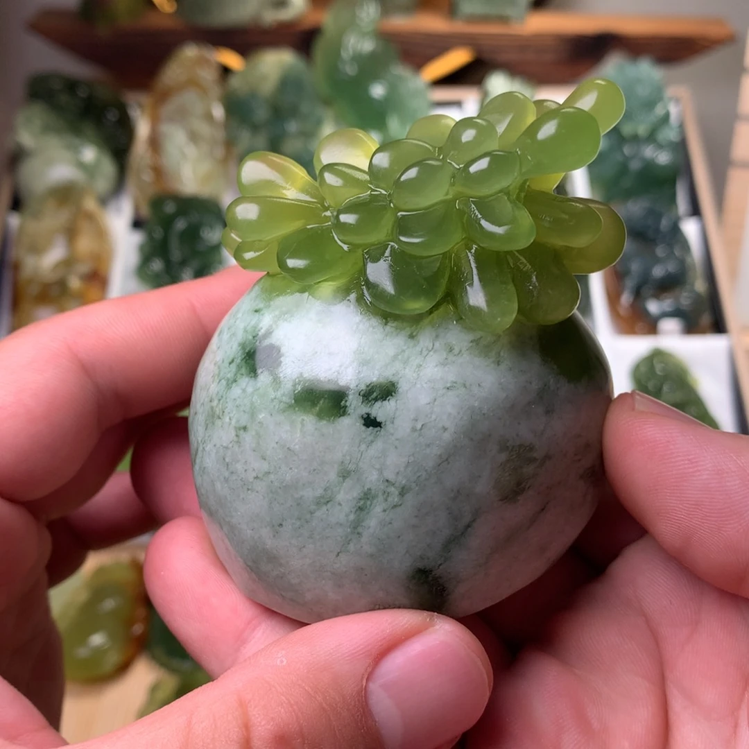 岫玉未镶嵌精品小摆件