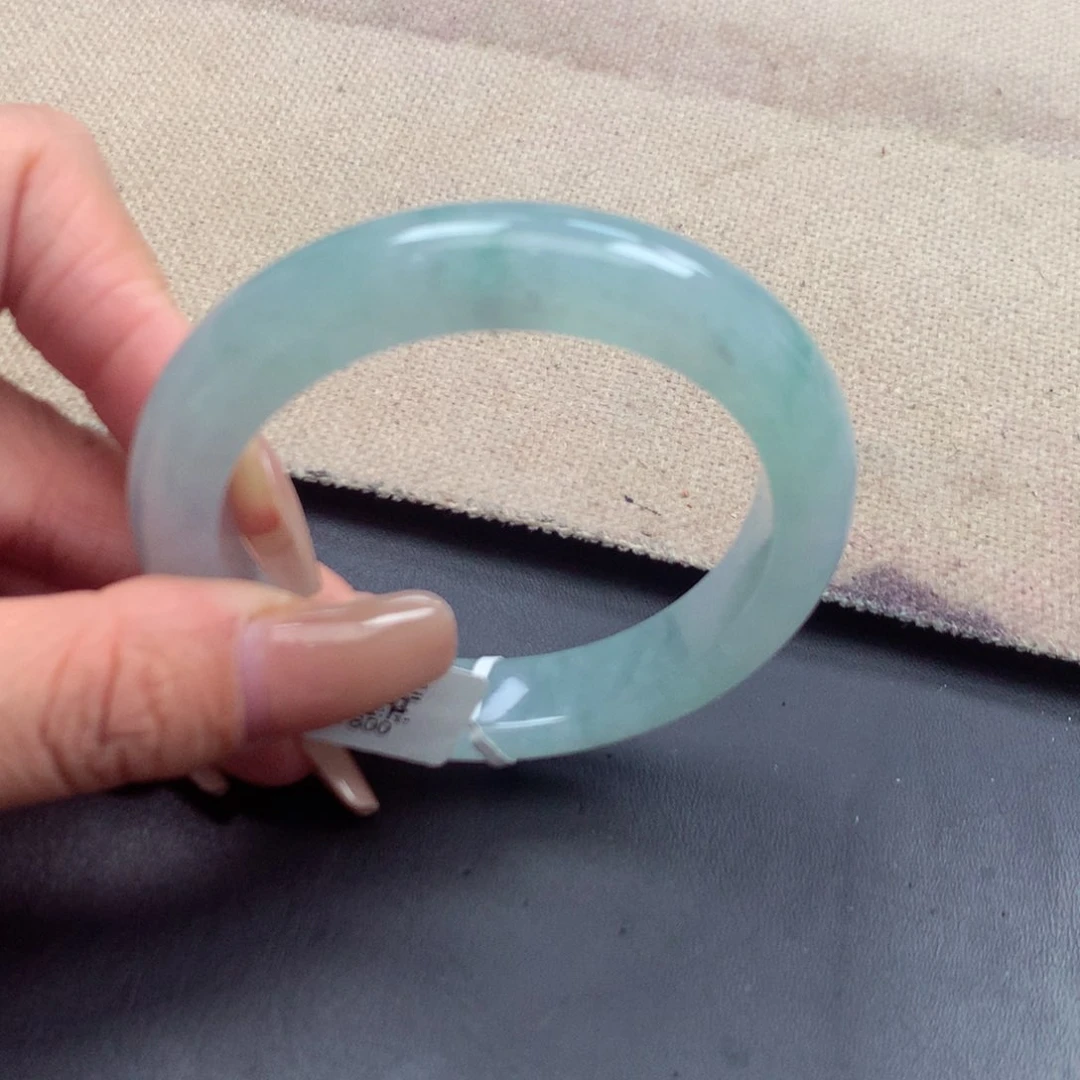 未镶嵌手镯翡翠缅甸翡翠手镯