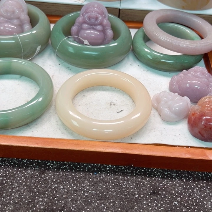 石英岩玉手镯未镶嵌