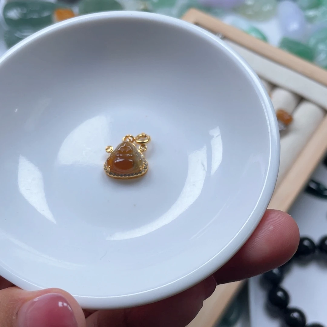 翡翠未镶嵌颈饰677896789
