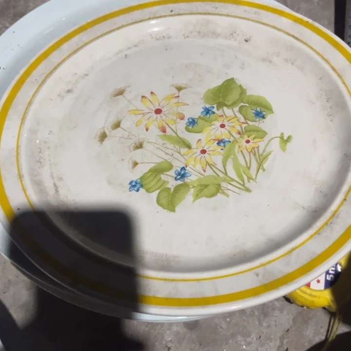泡***吖老货盘子碗啥都有