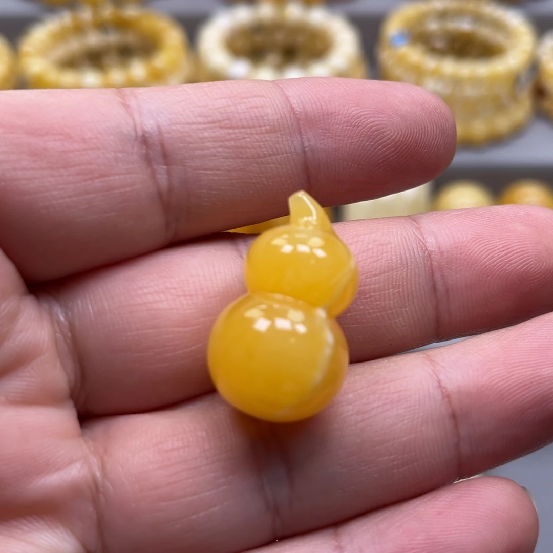 琥珀未镶嵌颈饰吊坠