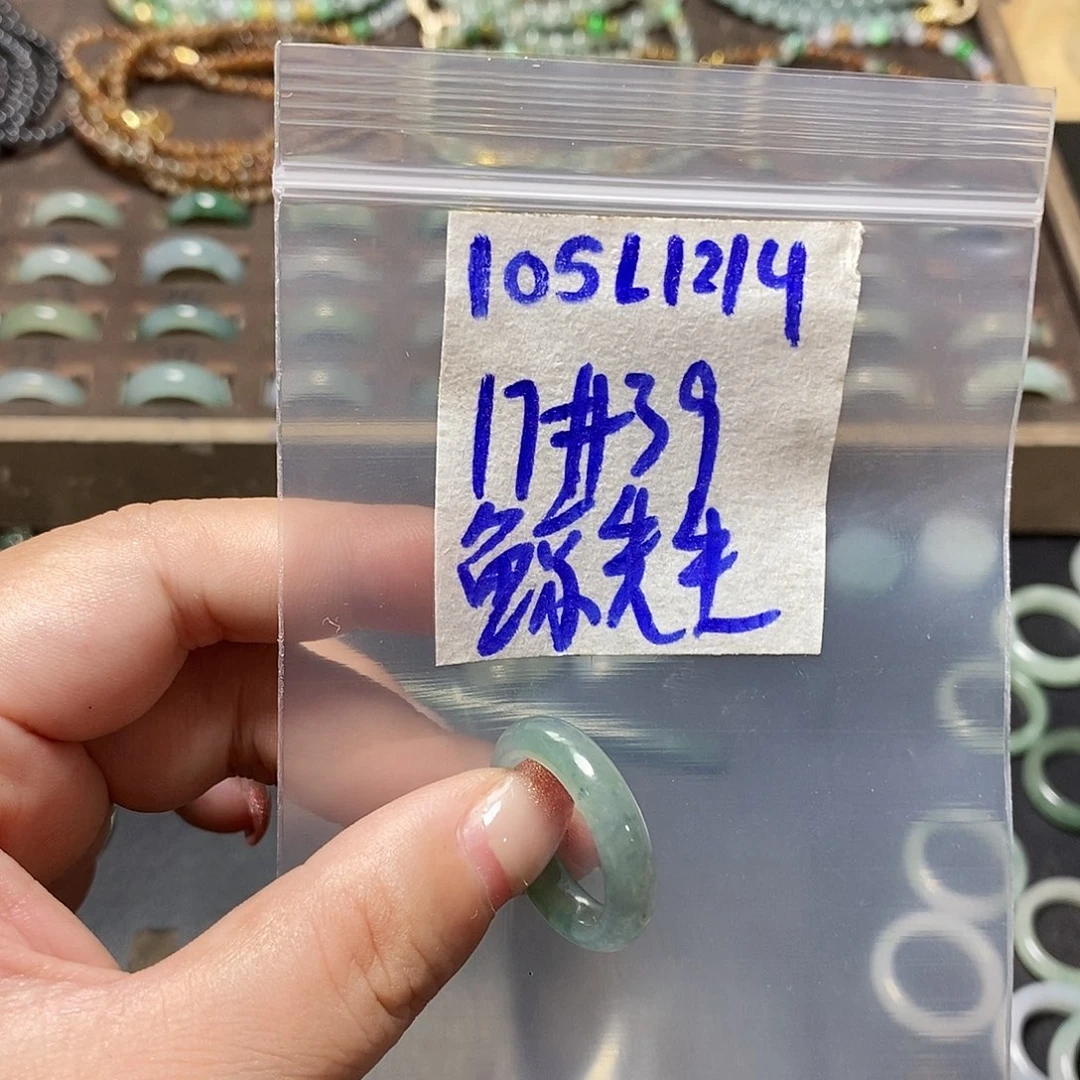 未镶嵌定制翡翠鲸*生