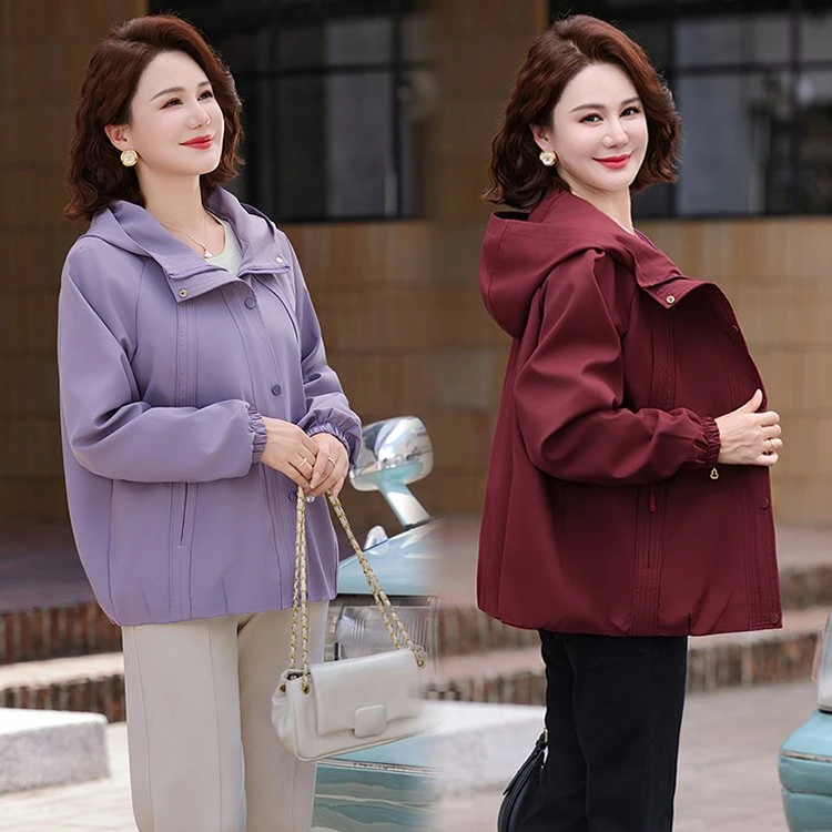 妈妈2025秋冬新款时尚洋气夹克连帽冲锋衣女中年休闲短款风衣外套