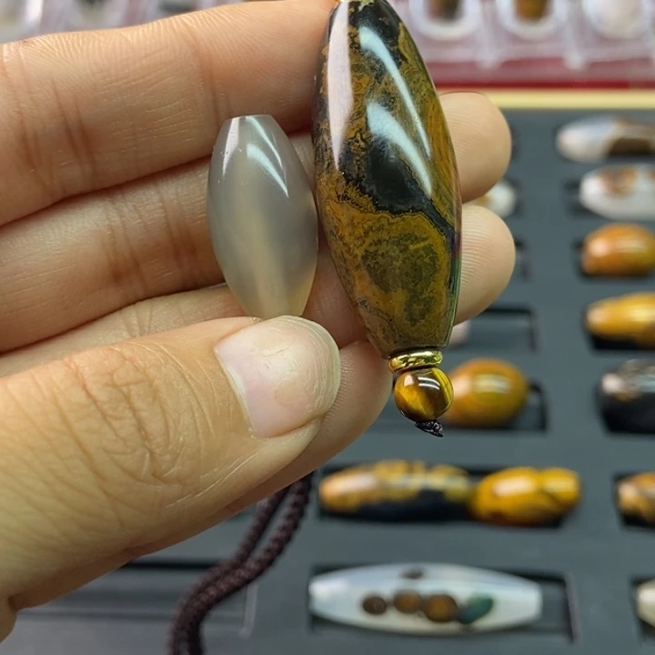 玛瑙/玉髓颈饰未镶嵌賢****迦