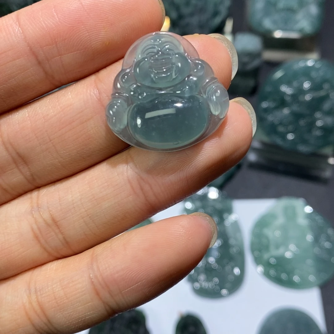 翡翠未镶嵌颈饰佛公吊坠