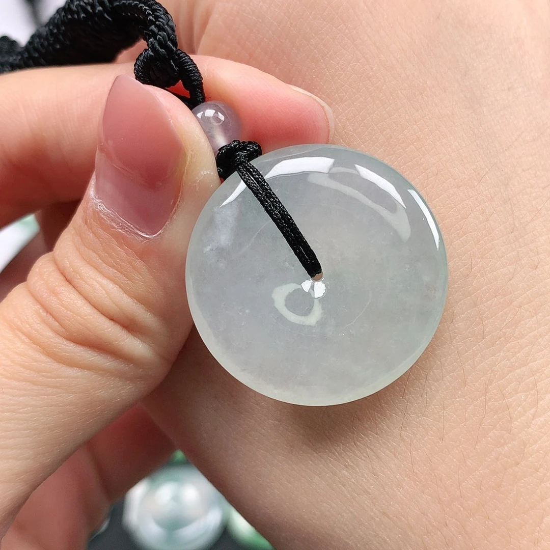 翡翠颈饰未镶嵌平安