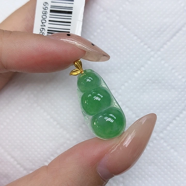 颈饰18K金镶嵌翡翠