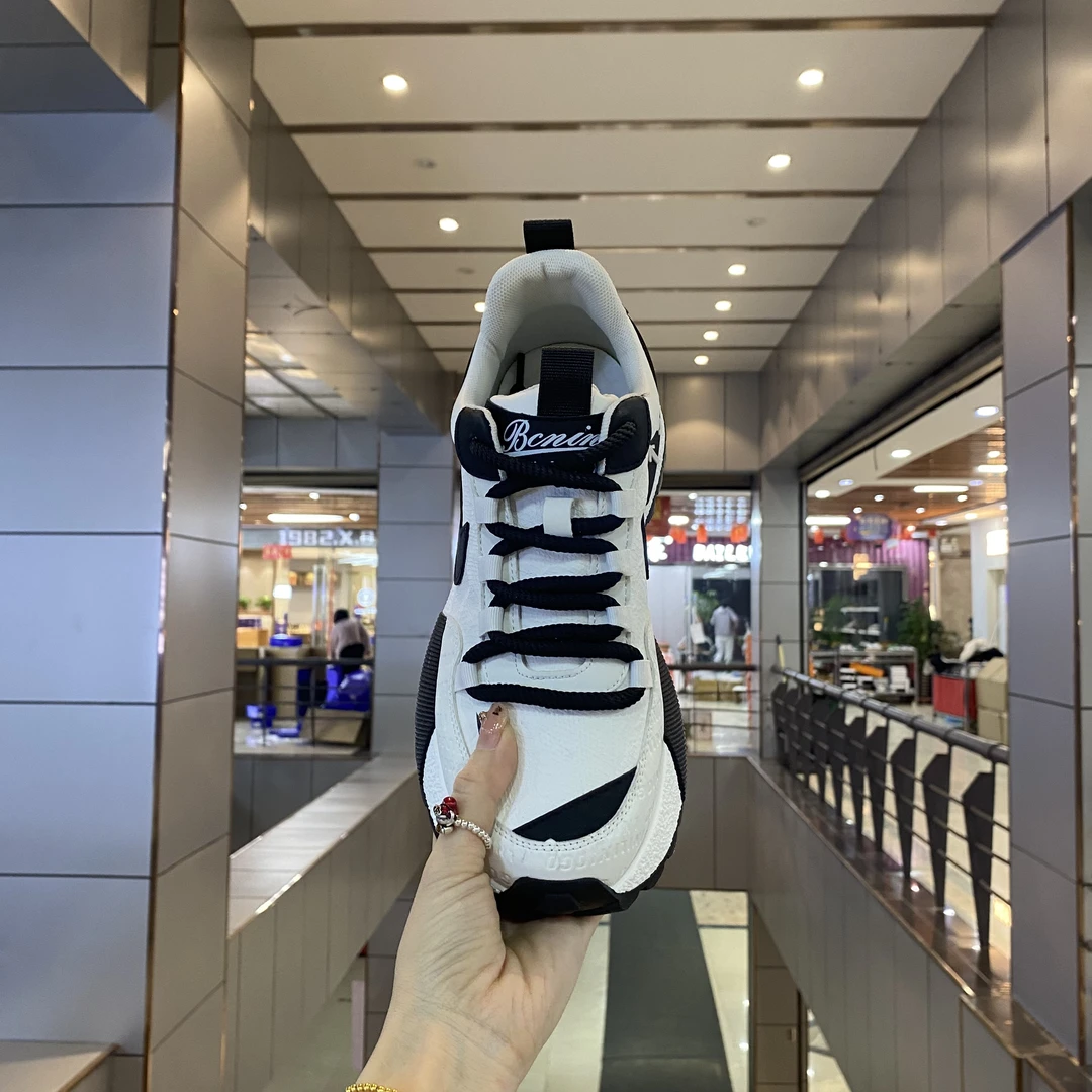 2025春季时尚休闲鞋舒适百搭拼色运动风男鞋