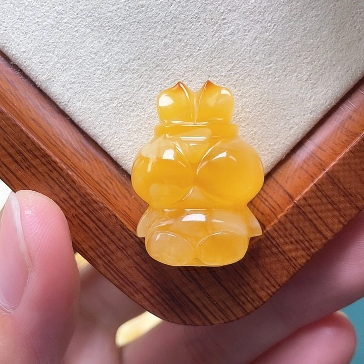 琥珀裸石未镶嵌蜜蜡