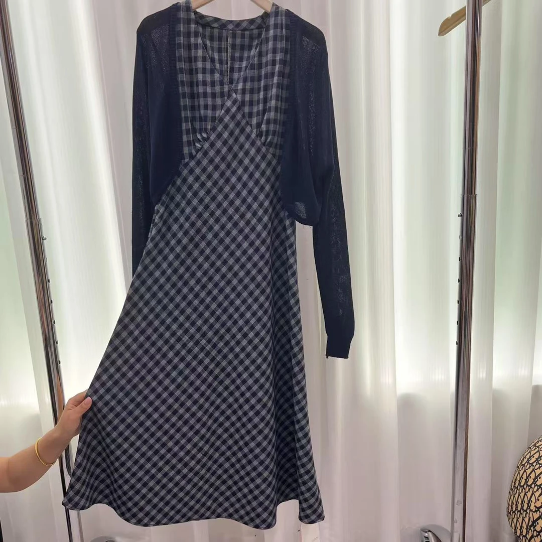 李园家1号店-6011-开衫+格子背心裙两件套