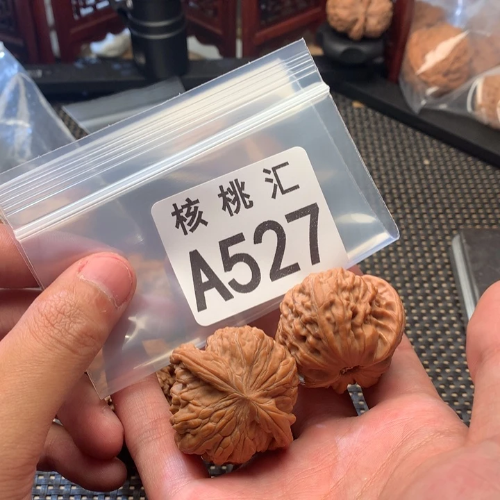 杜***克文玩核桃吊坠磨盘