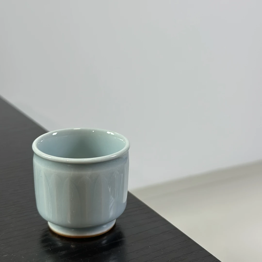 心悦茶器 龙泉青瓷 殷发龙莲瓣刻绘主人杯 手工杯 手工茶器