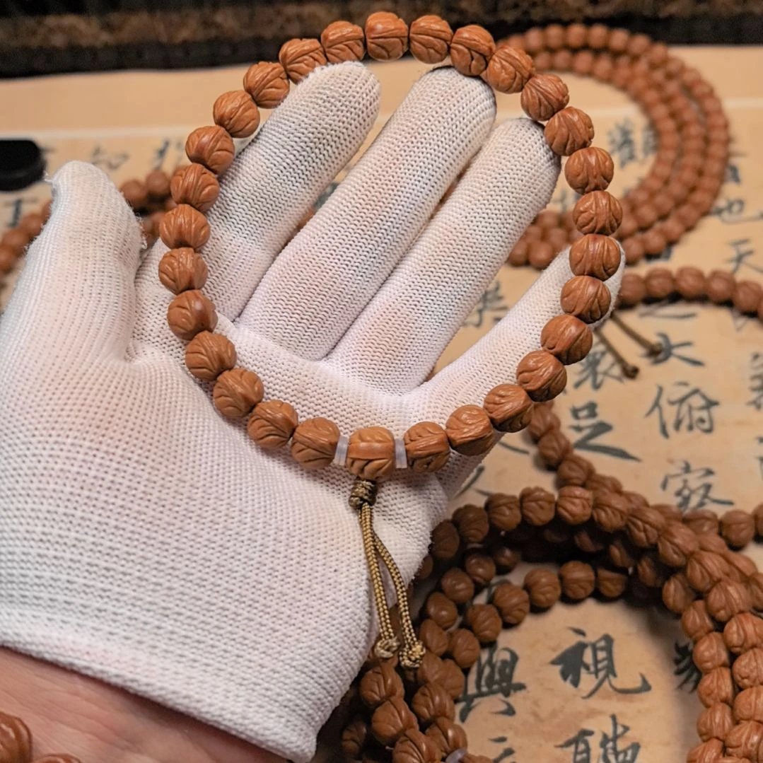 吊坠桃核小龙纹手持