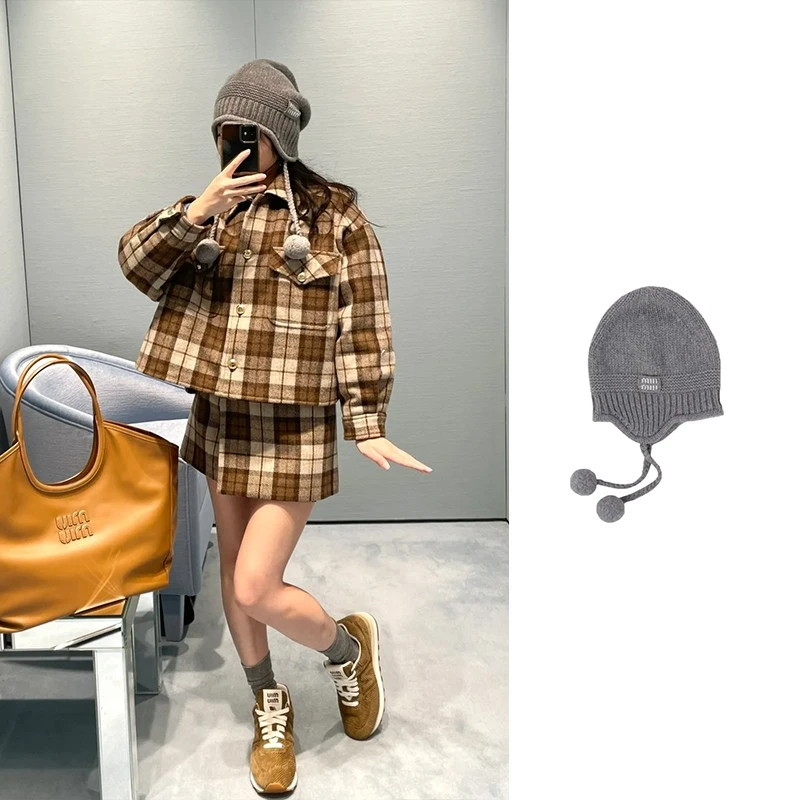 未使用 MIU MIU/缪缪 徽标羊绒羊毛毛球冷帽 5HC324-2F8S-F0031