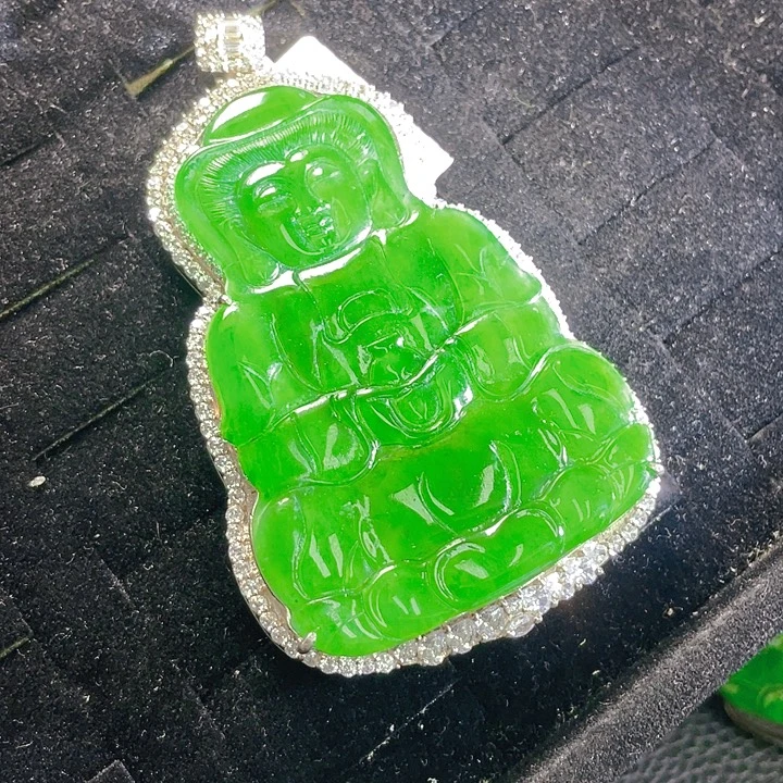 翡翠未镶嵌颈饰10