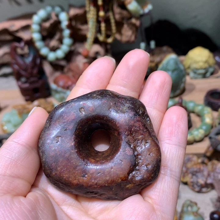 未镶嵌岫岩河磨玉（透闪石质玉）挂件