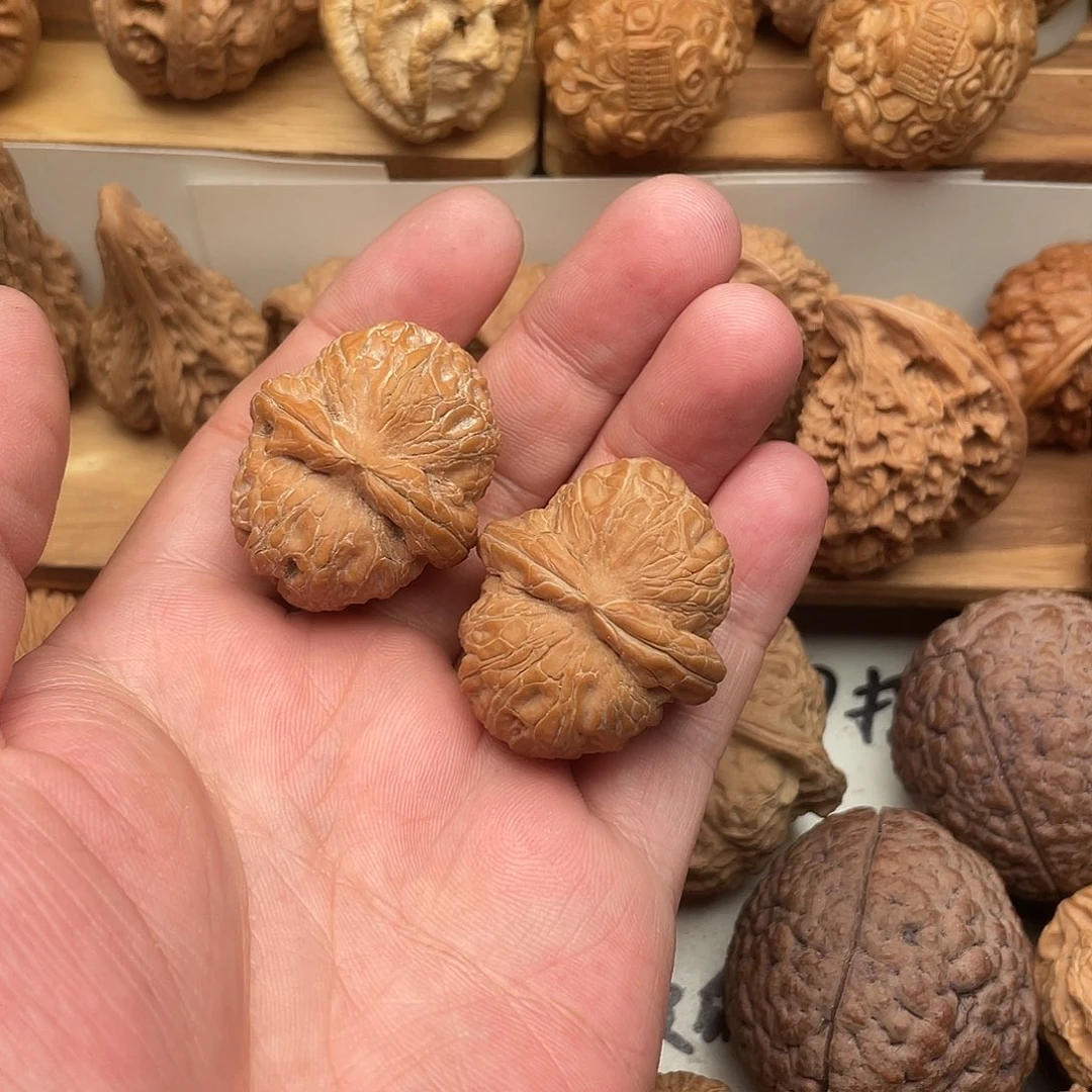 刘***。吊坠文玩核桃元宝