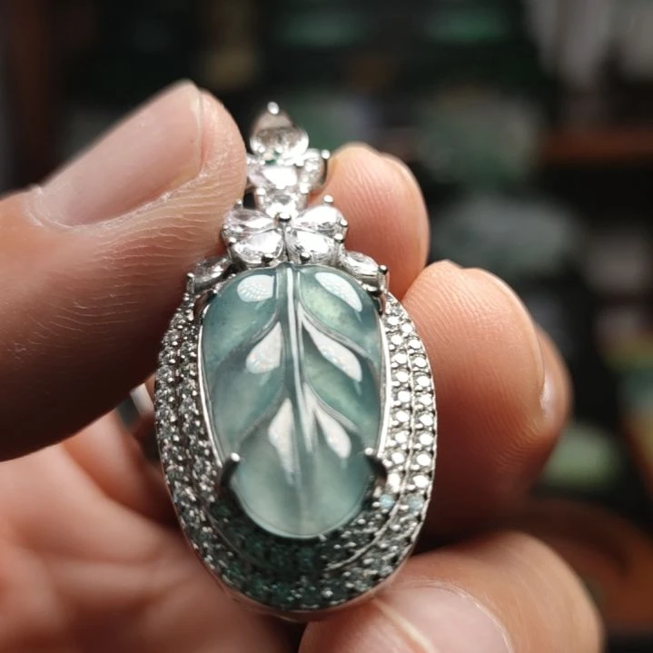 翡翠挂件未镶嵌一