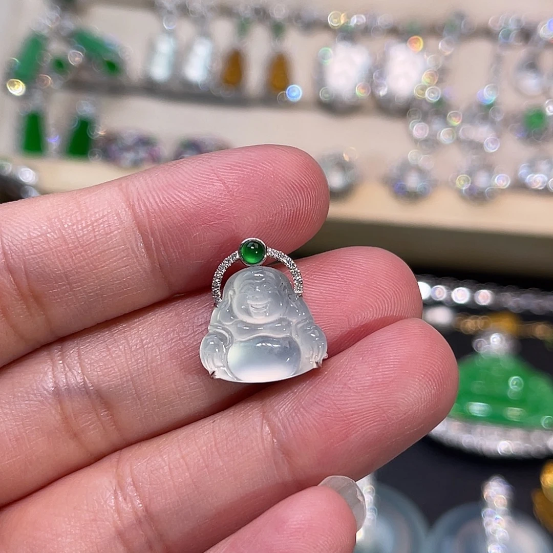 翡翠18K金镶嵌颈饰佛公