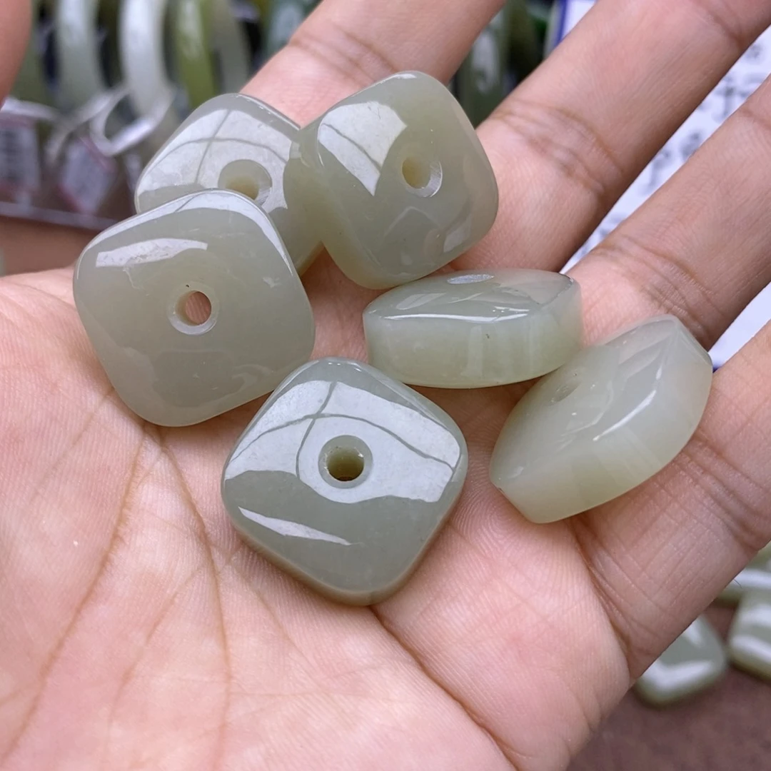 和田玉未镶嵌吊坠(不含链)