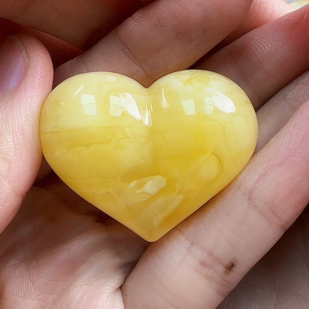 蜜蜡未镶嵌珠宝奇石