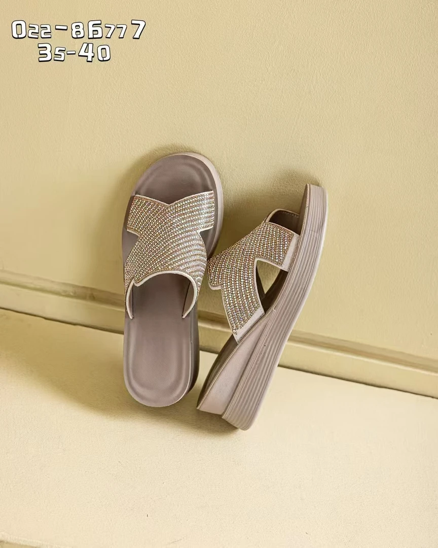 2025新款时尚洋气妈妈鞋坡跟松糕厚底凉拖