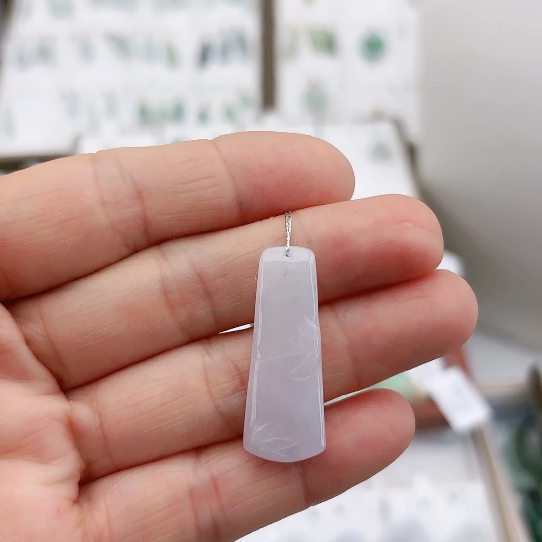 翡翠颈饰未镶嵌翡翠竹节