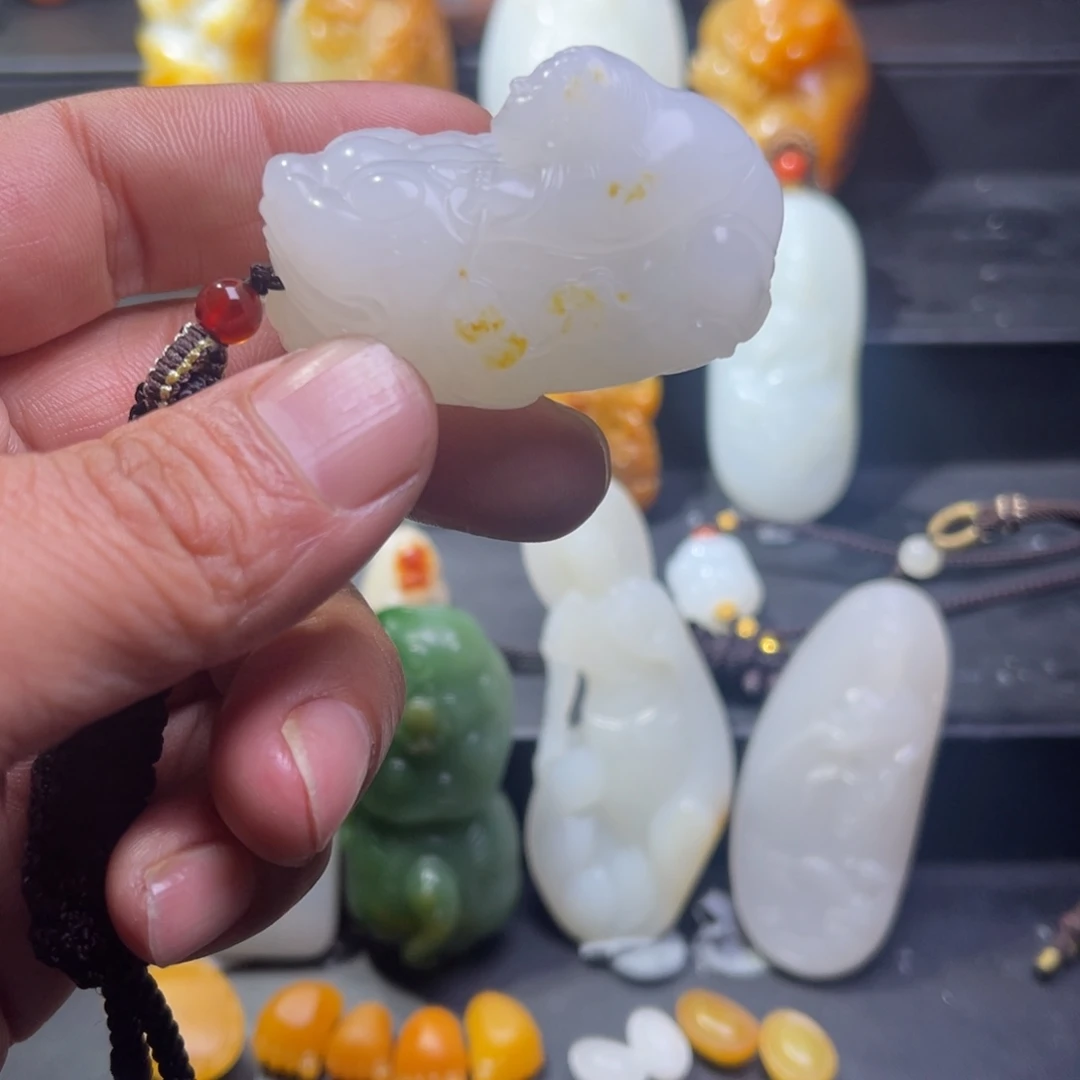 和田玉未镶嵌挂件