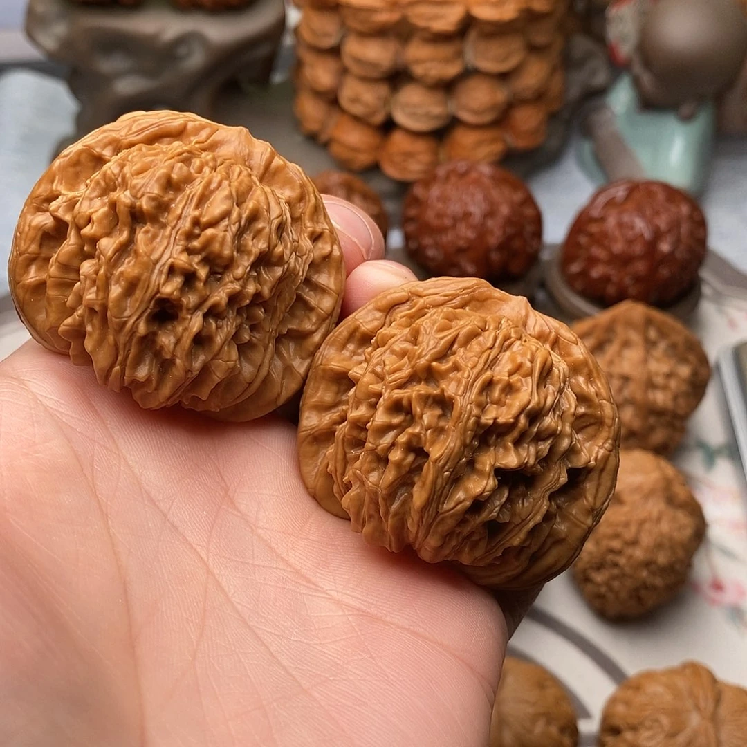 此***刻文玩核桃把件楼子