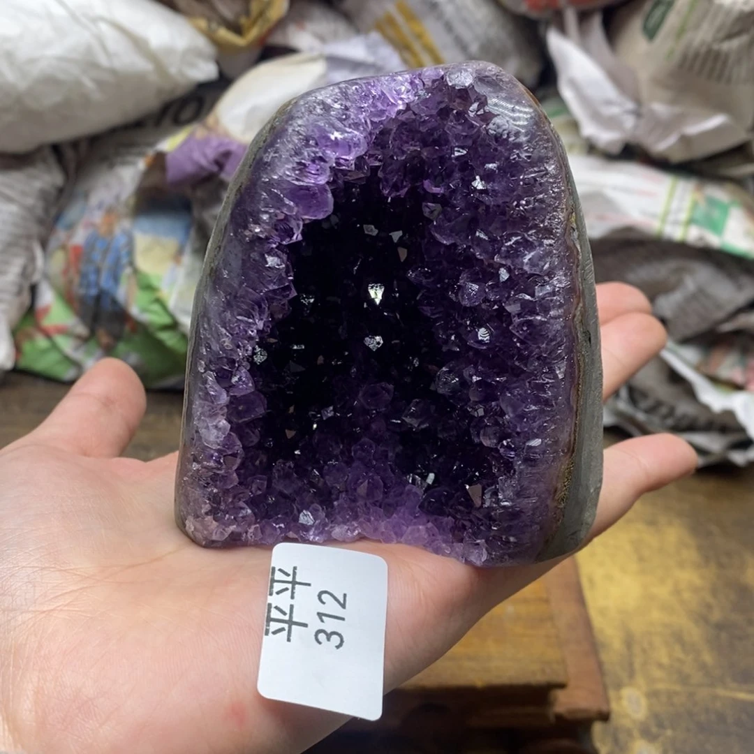 紫晶乌拉圭未镶嵌